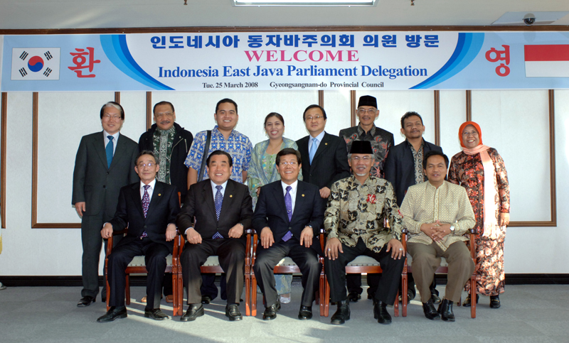 인도네시아 동자바주 의회의원 - 3