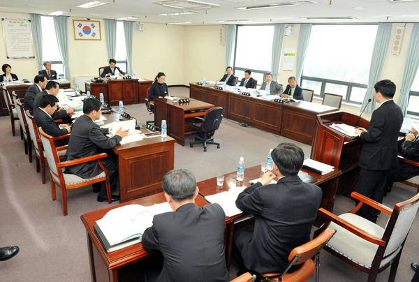 기획행정위원회 회의 사진