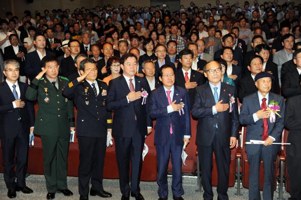 제70주년 광복절 경축식 참석