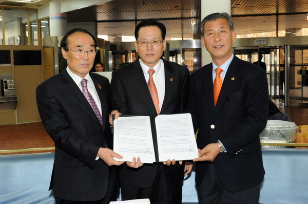 경남,대구,경북 3개 시.도의회 및 신공항유치특위 국토해양부방문 - 2