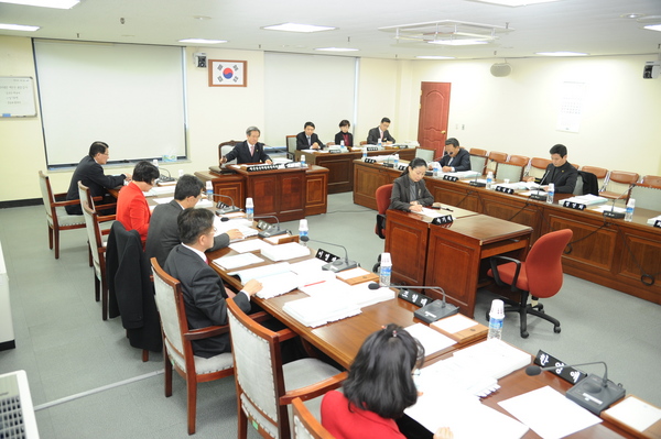 경남도청소관 2012년도 제2회 추가경정예산안 종합심사 회의 (6~7차)