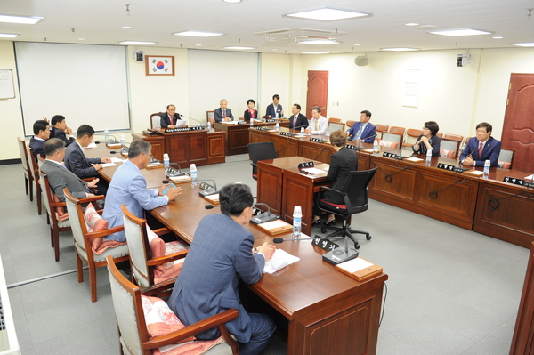 경상남도의회 도청소관 2016년도 제1회 추경 예산안 종합심사 예산결산특별위원회 위원장 박우범 의원 선임