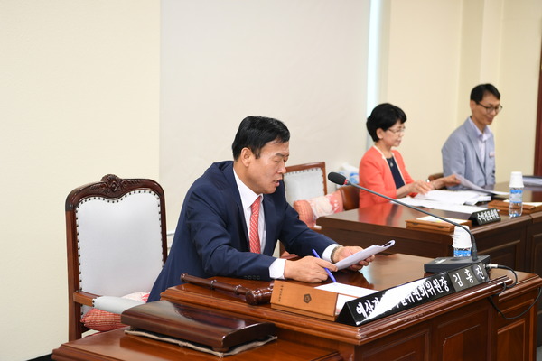 도청소관 2015년 결산종합심사 예결특위 김홍진 위원장 선임