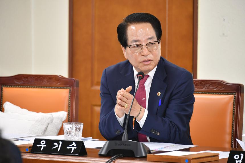 2025. 4. 17.(목) 제422회 임시회 제1차 경제환경위원회