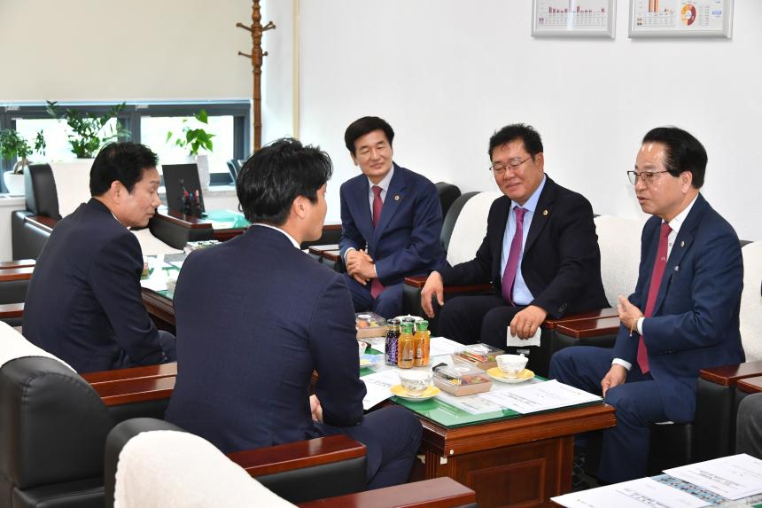 경남-부산 행정통합 특위, 협력강화를 위한 간담회 개최