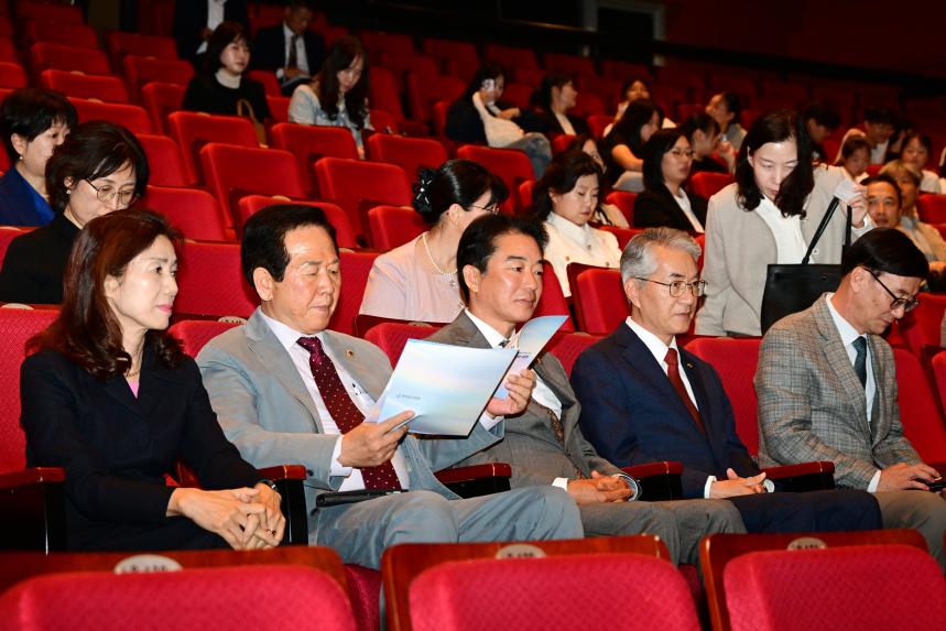 도의회 최학범 의장, 2025 경남학교 예술교육 페스티벌 참석