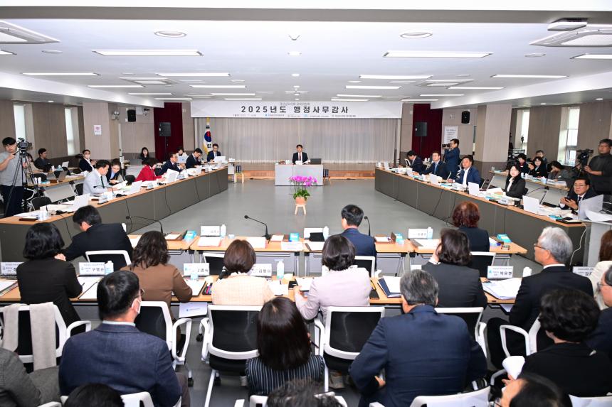 교육위원회, 진주교육지원청서 행정사무감사 실시