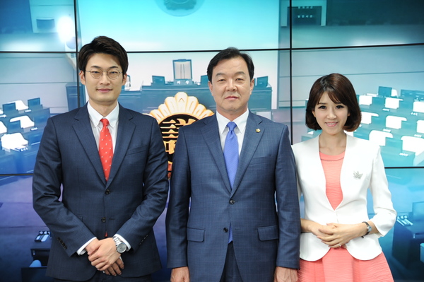 김윤근 의장, CJ경남방송 특별대담 프로그램 출연 - 1