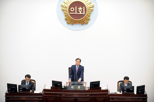   제331회 정례회 제4차 도정질문 본회의 사진 - 29
