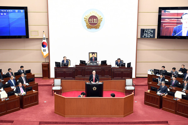 제341회 정례회 제3차 본회의 도정질문 사진 - 13