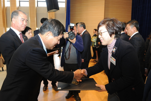 양해영 도의원 2016년 민주평화통일자문회의 의장 표창 수상 - 2