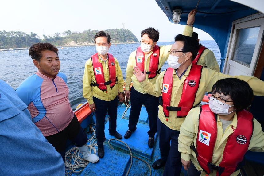  김하용 의장, 진해만 해역 어업피해 현장 점검 - 2