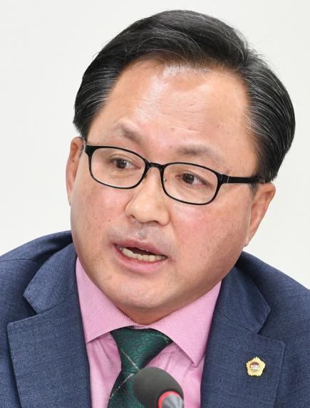 경남도의회 박정열 문화복지위원장 대표발의 「남강댐 치수능력 증대(안전성 강화)사업에 따른 대응 추진 특별위원회 구성 결의안」채택 - 1