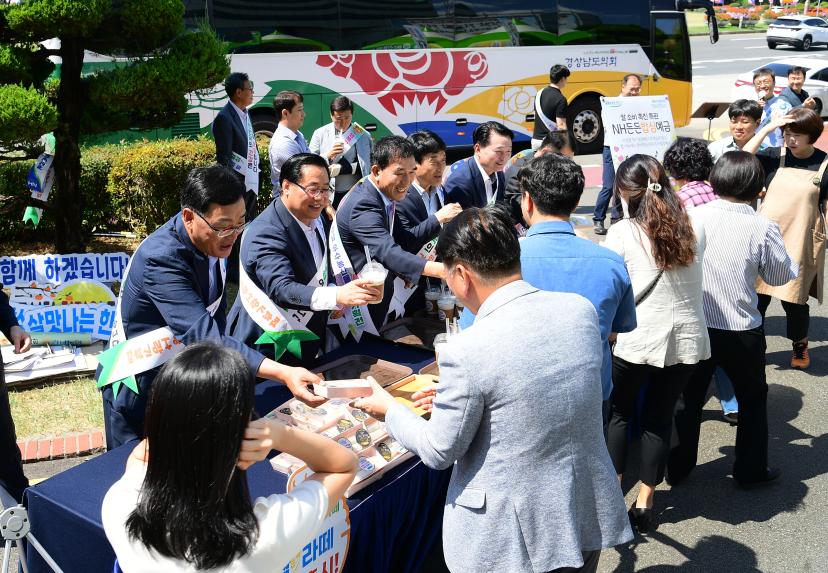 경남도 농해수위, 고수온에 녹아버린 멍게 피해어가 방문 - 5