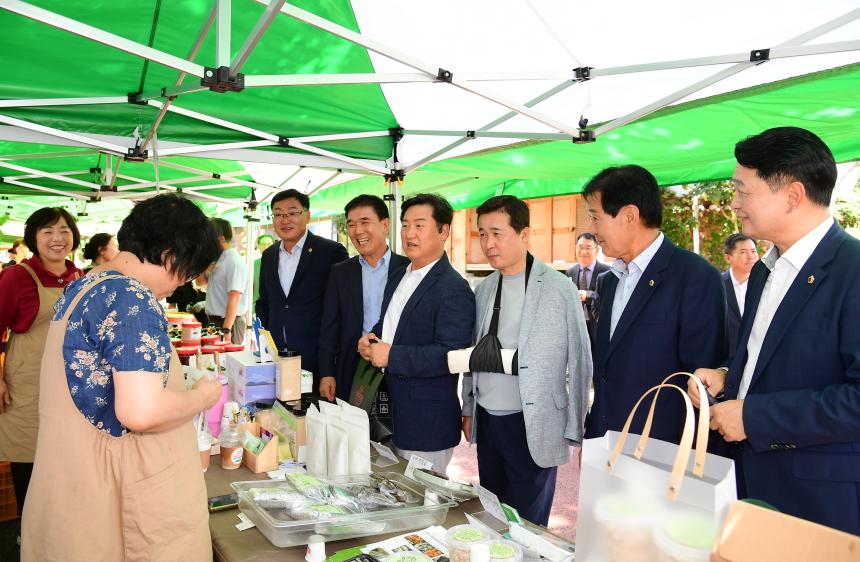 경남도 농해수위, 고수온에 녹아버린 멍게 피해어가 방문 - 6