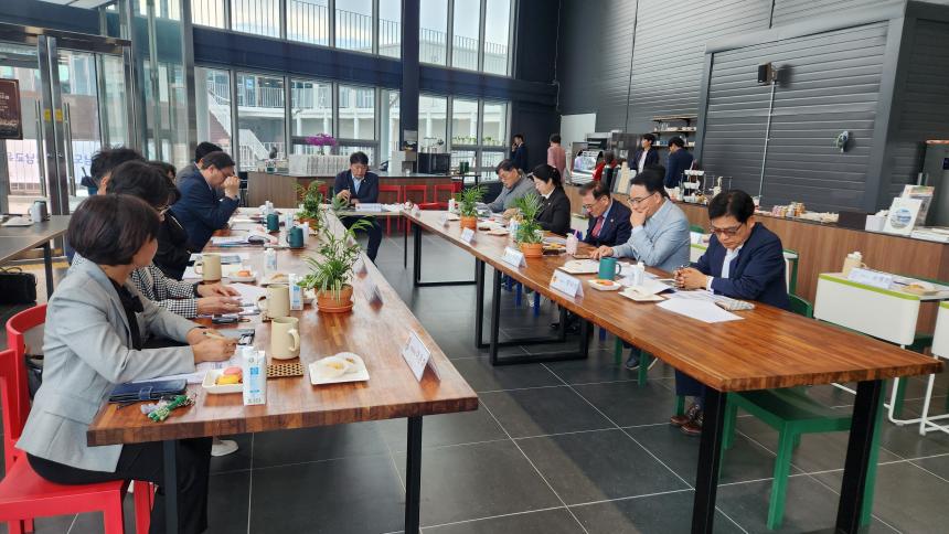 경남교육발전연구회, 혁신적 교육 공간 성과를 직접 확인하다. - 3