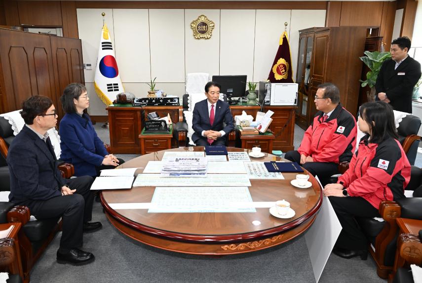 경남도의회 최학범 의장, 나눔문화 확산 위해 ‘착한일터’ 업무협약 - 3