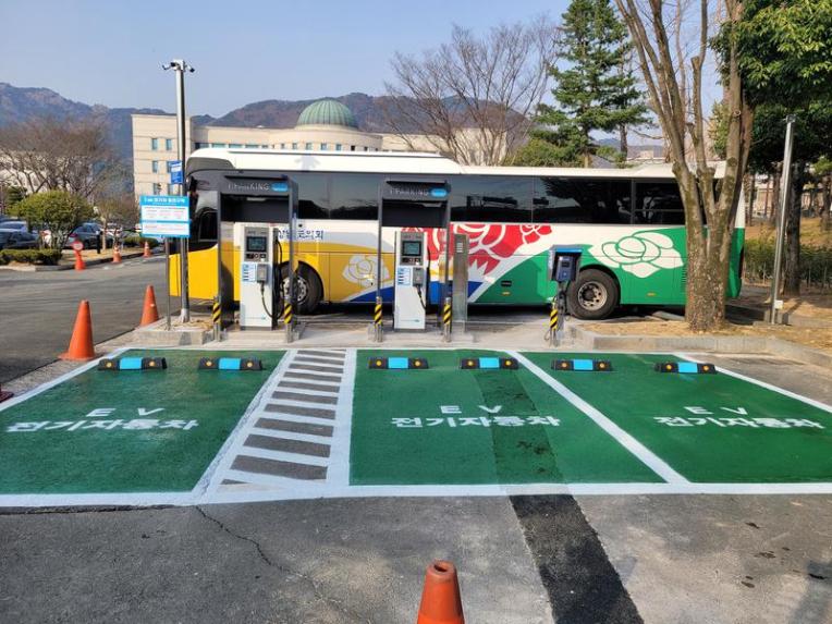 경남도의회, 교통약자 배려-안전설비 갖춘 전기차 충전소 설치  - 1