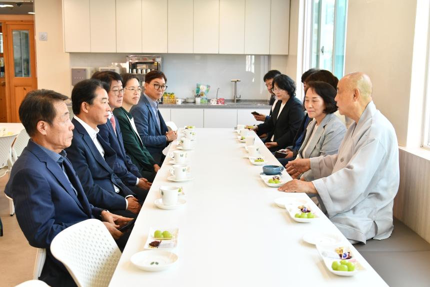 “경상남도의회 최학범 의장, 추석 명절 복지시설 위문”  - 3