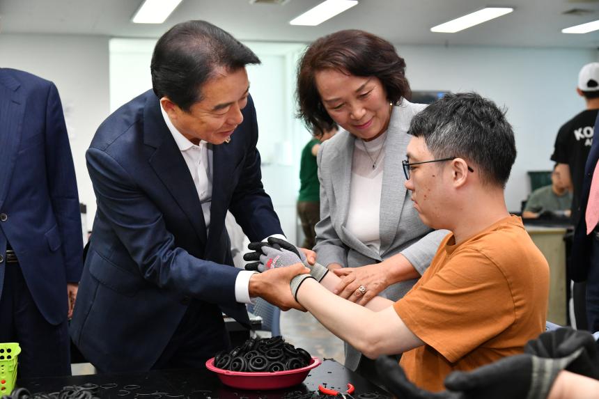 “경상남도의회 최학범 의장, 추석 명절 복지시설 위문”  - 4