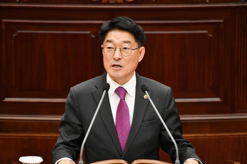 김순택 도의원, “AI 확산, 3년간 청년 일자리 21만 개 사라졌다” - 1