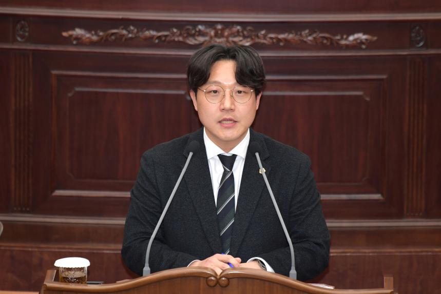 정희성 경남도의원, “프로스포츠 상생협의체 설립 필요” - 1